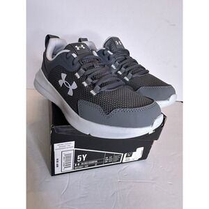 Under Armour Kids' Grade School Essential Sneaker Pitch Grey 5Y New In Box